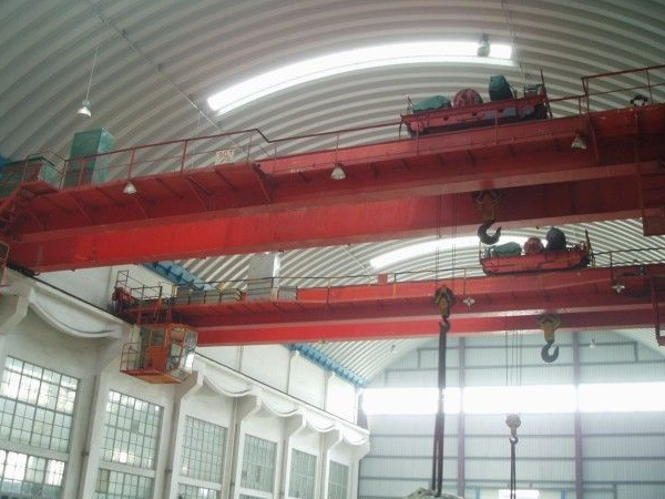 雙梁行車變頻器控制有哪些常用的控制策略和算法？