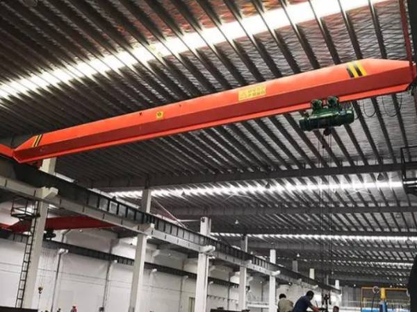 單梁起重機(jī)遙控器的工作電壓如何確定，對接線有何影響？